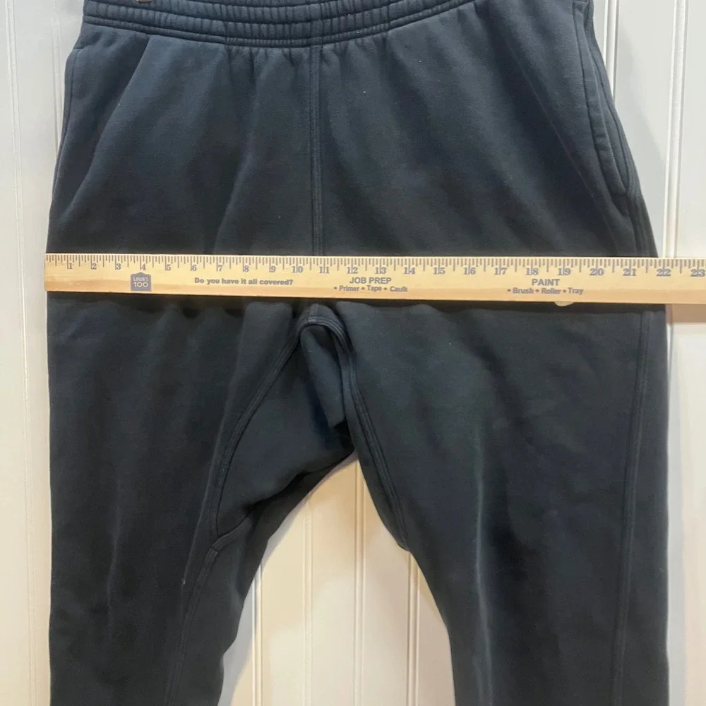 Nike Mens XL Black Club Fleece Joggers Tapered Sweatpants Embroidered Swoosh